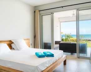 New luxury beachfront apartment in Tamarin