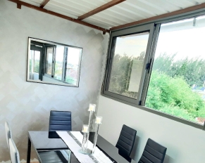 Brand new penthouse with pool 3mins to the beach