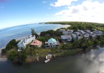 Lovely beach house in a very peaceful and upmarket area, we even throw in a car